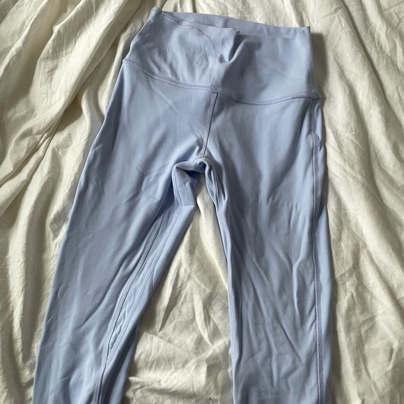 Like new lululemon wunder leggings - Picture 3 of 7